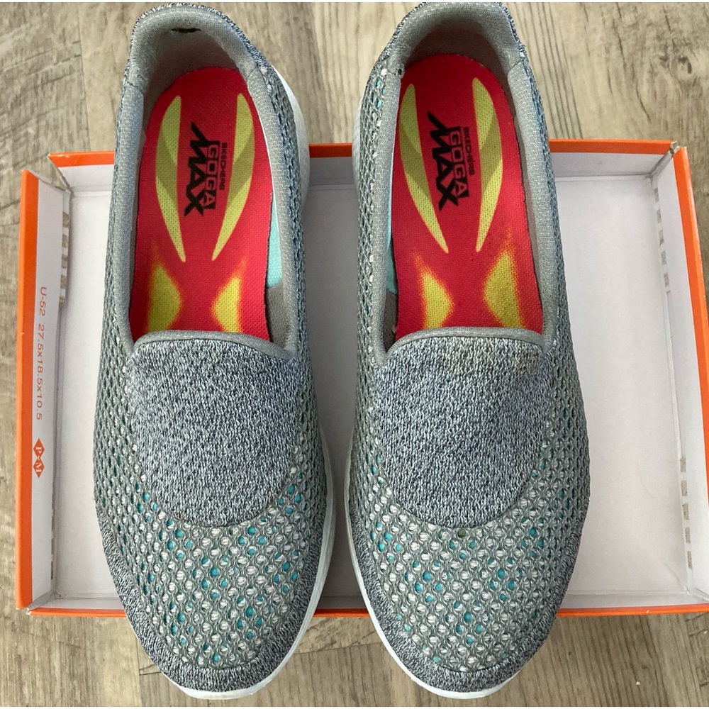 Skechers slip-ons